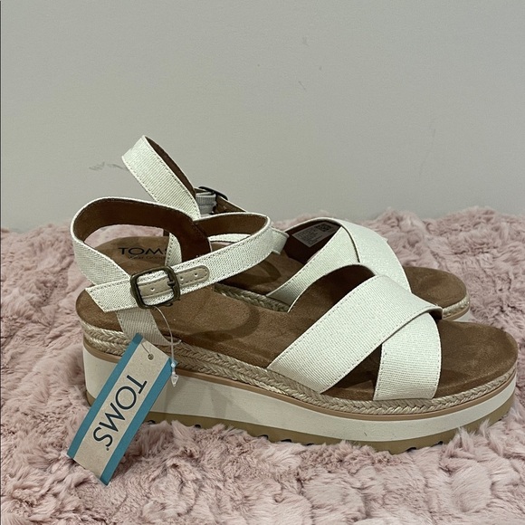 TOMS Noelani Women's Narural/Gold Metalic canvas Platform Sandals, size 9 NWT - Picture 3 of 7